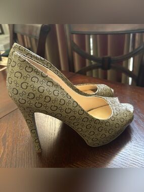 Guess Brown Laser-Cut Peep Toe Heels Size 8
